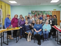Программа «Новый год отметим вместе – танцем, юмором и песней!»
