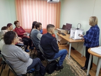Первое занятие в творческой лаборатории в рамках проекта «Прикосновение к исторической памяти о Великой Победе в Заполярье для слепых»