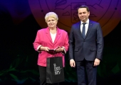 Директор библиотеки Наталья Владимировна Киреева награждена знаком отличия «За заслуги перед Мурманской областью»