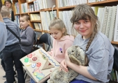 Мурманские школьники прикоснулись к миру особой книги 
